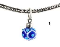 Zeige Details für Blaue Weihnachtskugel Anhänger 1 Bild von Blaue Weihnachtskugel Anhänger 1