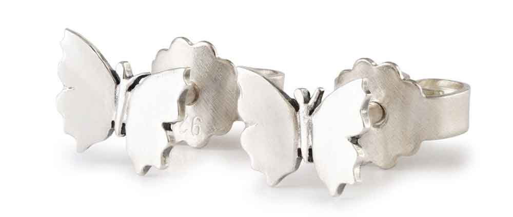 Kleiner Flügelschlag Ohrstecker TAGEA-00138